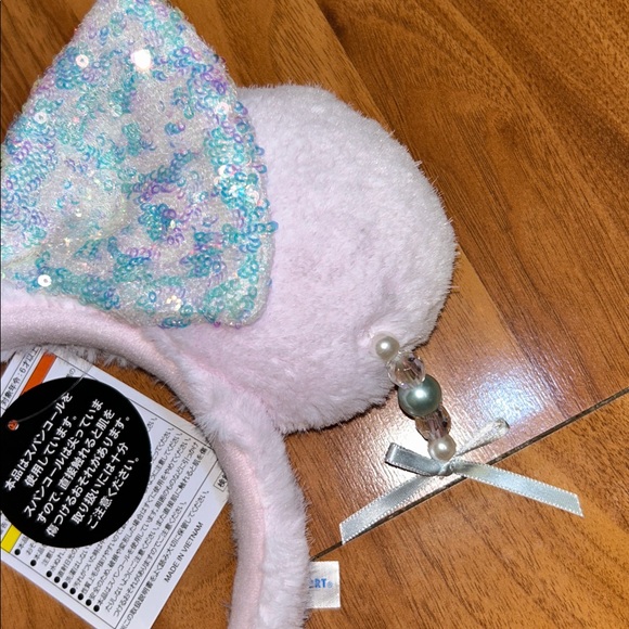 NWT Tokyo Disney Fluffy Sweater Sequin Minnie Mouse Beaded Ears Headband - Picture 4 of 14